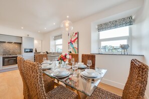 Dining - 3 Bed in Brixham (oc-sdpira) (Brixham)