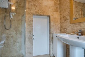 Towels - 2 Bed in Porthleven (oc-seasal) (Porthleven)