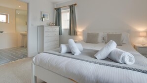 2 habitaciones, cuna de viaje, wifi gratis y ropa de cama 