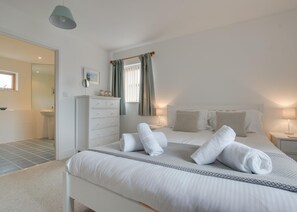 2 Schlafzimmer, Reisekinderbett, kostenloses WLAN, Bettwäsche