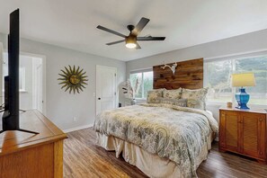 アイロン / アイロン台、旅行用ベビーベッド、WiFi、ベッドシーツ