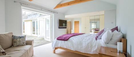 Fer et planche Ă repasser, accĂšs au Wi-Fi (inclus), literie fournie