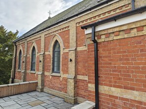 المنطقة المحيطة بالمنشأة