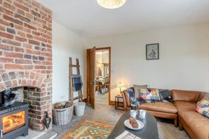 Living area - 3 Bed in Fulbeck (oc-v33643) (Fulbeck)