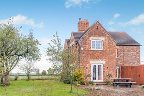 Exterior - 3 Bed in Fulbeck (oc-v33643) (Fulbeck)