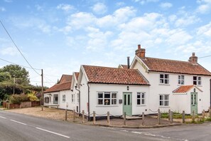 Exterior - 2 Bed in Bentley (oc-thpo) (Bentley)
