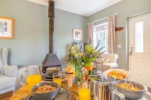 Dining - 2 Bed in Bentley (oc-thpo) (Bentley)