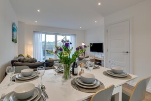 Dining - 3 Bed in Newquay (oc-p00631) (Newquay)