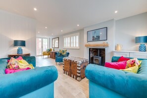 TV, fireplace - 3 Bed in Southwold (oc-40vs) (Southwold)