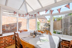 Dining - 2 Bed in Holt (oc-1810) (Holt)