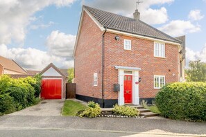 Exterior - 2 Bed in Holt (oc-1810) (Holt)