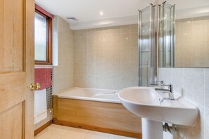 Towels - 2 Bed in Smallburgh (oc-h33734) (Low Street)