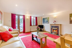 TV - 2 Bed in Smallburgh (oc-h33734) (Low Street)