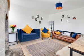 TV, fireplace - 2 Bed in Matlock (oc-dcbeau) (England)