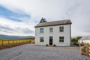Exterior - 3 Bed in Bethlehem (oc-waw219) (Llangadog)