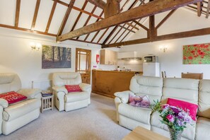 TV - 2 Bed in Smallburgh (oc-m33732) (Low Street)