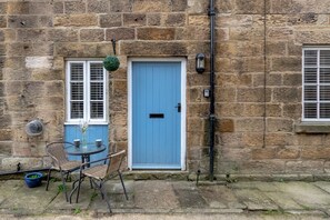 Outdoor dining - 3 Bed in Grosmont (oc-wa321) (Grosmont)