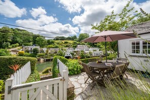 Outdoor dining - 3 Bed in Helford (oc-hcwell) (Helford)