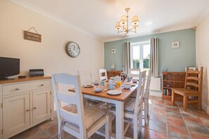 Dining - 3 Bed in Trimingham (oc-2290) (Trimingham)