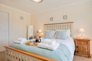 3 bedrooms, iron/ironing board, free WiFi, bed sheets - 3 Bed in Trimingham (oc-2290) (Trimingham)
