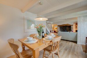 Dining - 2 Bed in Helford (oc-hcrose) (Helford)