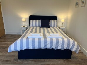 Iron/ironing board, free WiFi, bed sheets - 2 Bed in Hinton Blewett (oc-g34070) (Hinton Blewett)
