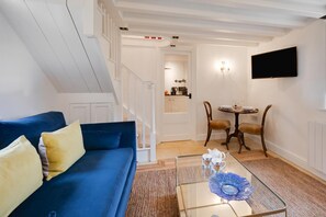 TV - 1 Bed in Wells-next-the-Sea (oc-2298) (Holkham)