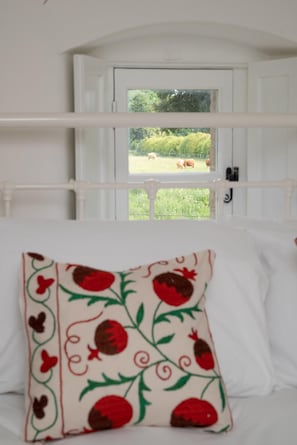 1 bedroom, iron/ironing board, free WiFi, bed sheets - 1 Bed in Wells-next-the-Sea (oc-2298) (Holkham)