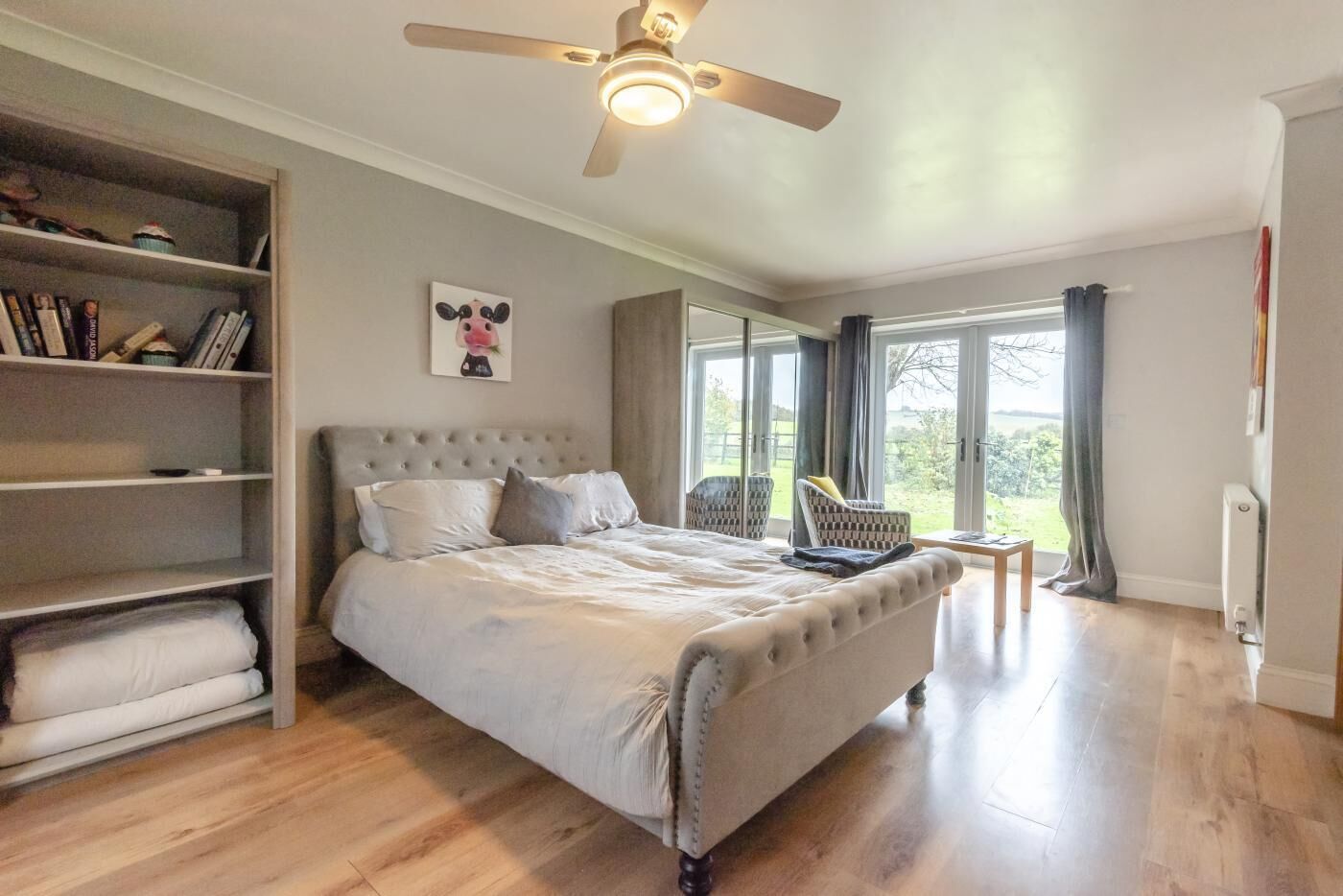 Iron/ironing board, free WiFi, bed sheets
