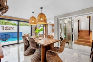 Dining - Sundown Sanctuary! Modern home near the north end of Siesta Key! (Siesta Key)