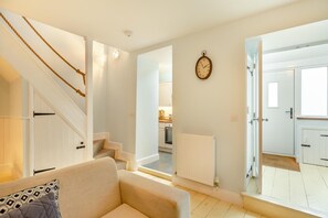 TV - 3 Bed in Ilfracombe (oc-h34034) (Ilfracombe)