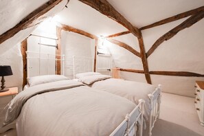 2 bedrooms, iron/ironing board, travel crib, WiFi (free)