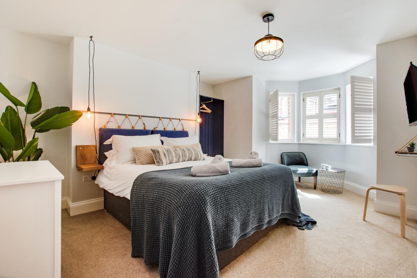 Silitysrauta/-lauta, ilmainen Wi-Fi, vuodevaatteet