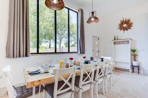 Dining - 5 Bed in Briston (oc-2304) (Briston)