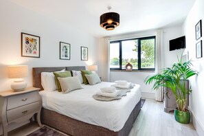 5 chambres, fer et planche à repasser, accès au Wi-Fi (inclus)