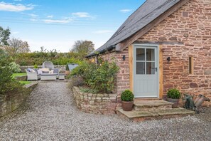 Exterior - 4 Bed in Etloe (oc-e34026) (Awre)