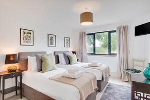 Iron/ironing board, free WiFi, bed sheets - 5 Bed in Briston (oc-2305) (Briston)