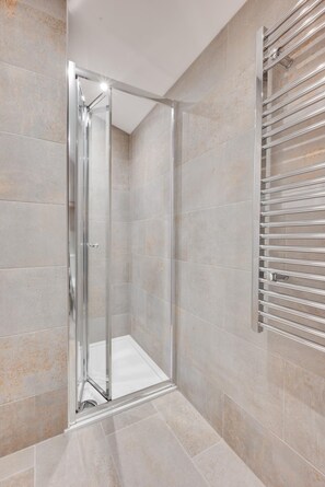 Hair dryer, towels - 5 Bed in Briston (oc-2305) (Briston)