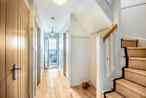 Interior - 3 Bed in North Sunderland (oc-t33656) (North Sunderland)