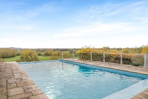 Pool - 5 Bed in Bleadney (oc-r33959) (Bleadney)