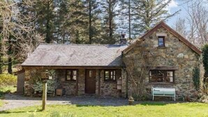 Unclassified image, 4 of 20, button - 3 Bed in Llanrhychwyn (oc-wag577) (Llanrhychwyn)