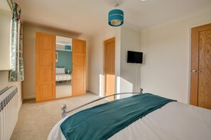 Free WiFi, bed sheets - 3 Bed in Langham (oc-1828) (Langham)