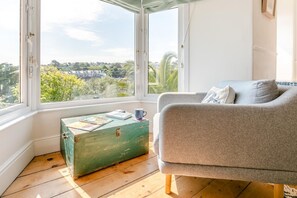 TV - 2 Bed in St. Ives (oc-6acarr) (St Ives)