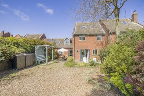 Exterior - 4 Bed in Salthouse (oc-1824) (Salthouse)