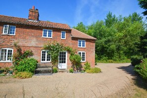 Exterior - 2 Bed in Little Barningham (oc-1817) (Little Barningham)