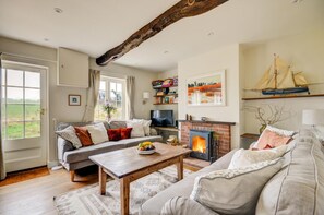 Fireplace - 2 Bed in Little Barningham (oc-1817) (Little Barningham)