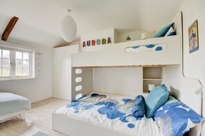 2 bedrooms, free WiFi, bed sheets - 2 Bed in Little Barningham (oc-1817) (Little Barningham)