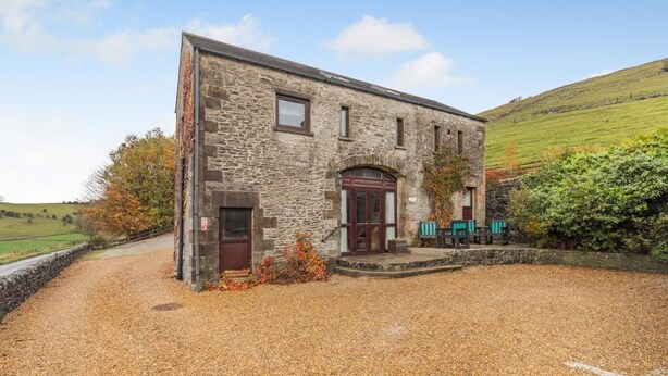 Unclassified image, 1 of 5, button - 2 Bed in Earl Sterndale (oc-p33566) (Earl Sterndale)