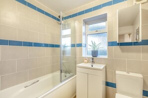Towels - 1 Bed in Ashcott (oc-m33651) (Ashcott)