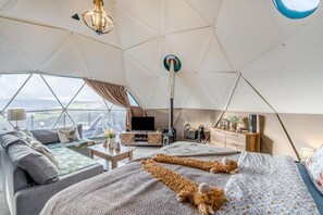 Bügeleisen/Bügelbrett, kostenloses WLAN, Bettwäsche